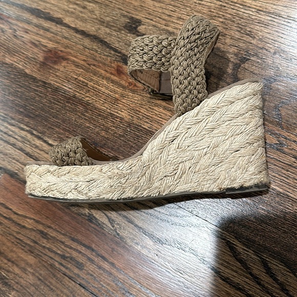 Steve Madden raffia wedges 6.5 - Picture 3 of 7